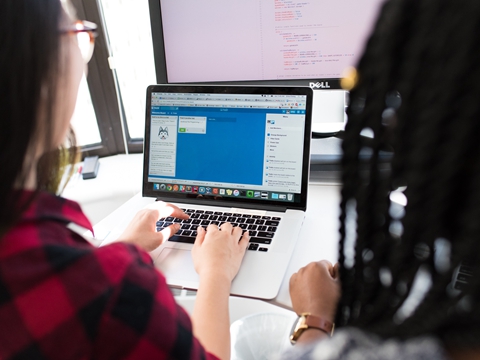 比亞迪2025年在塞浦路斯設(shè)歐洲總部：備案、注冊(cè)與稅務(wù)解析