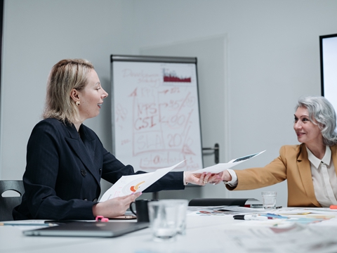 美簽申請(qǐng)新增社交媒體賬號(hào)要求，2025年審查升級(jí)